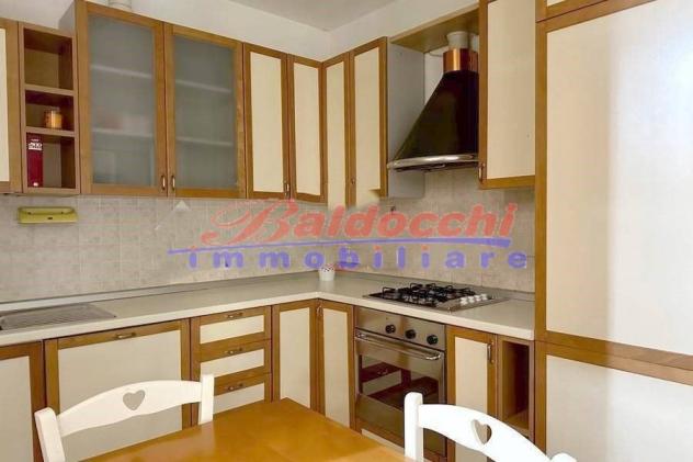 Esclusivo Piano Terra con Giardino Privato e Taverna – Zona Viale Italia, Fano - Foto 4