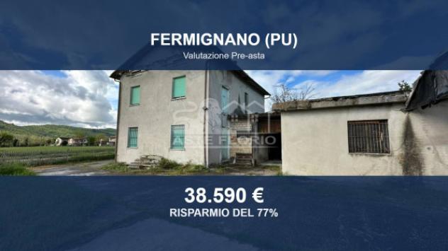 Immobile in asta di 335 m² con più di 5 locali e box auto doppio in vendita a Fermignano