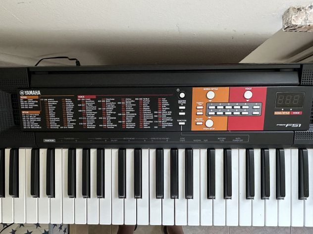 Tastiera yamaha psr f51 usata