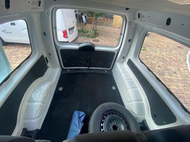 VOLKSWAGEN Caddy 2.0 Ecofuel 5p. Comfortline Maxi rif. 18226635 - Foto 6