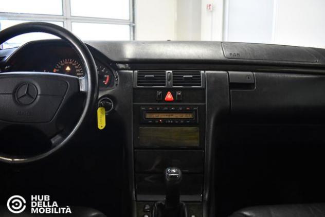 MERCEDES-BENZ E 250 turbodiesel cat Avantgarde rif. 24066893 - Foto 10
