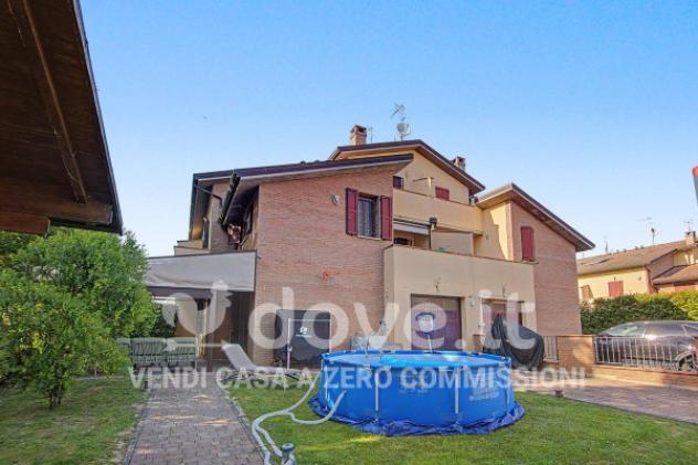 Villa di 161 m² con più di 5 locali e box auto in vendita a Ferrara