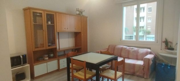 Posto letto in camera doppia per studemtessa universitaria - Foto 2