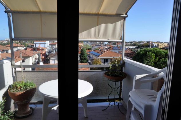 Rimini, disponibile periodo estivo attico con terrazzo