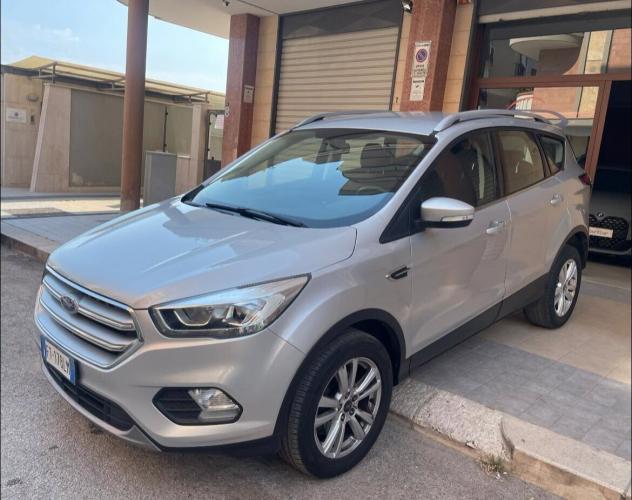 Ford Kuga 2.0 TDCI 120 CV S&S 2WD Powershift TITANIUM - Foto 3