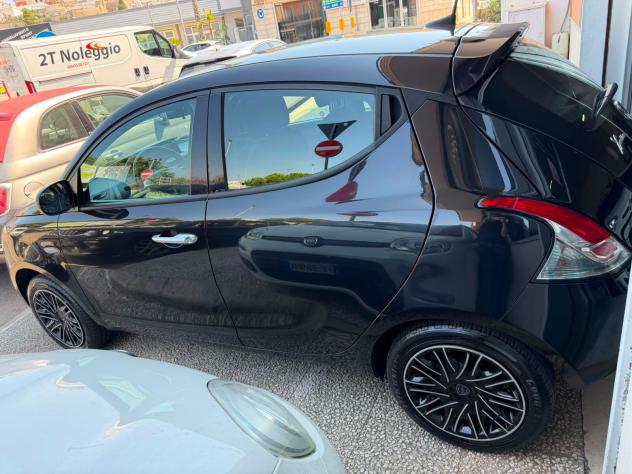 Lancia Ypsilon 1.0 Hybrid Gold - Foto 6