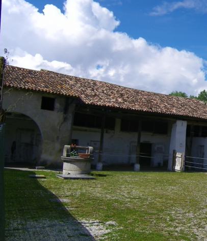 RUSTICO di 400 mq (FONTE) rif. JR02A_1