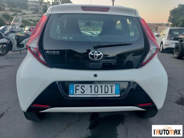 TOYOTA - Aygo 5p 1.0 x-cool 72cv - Foto 5