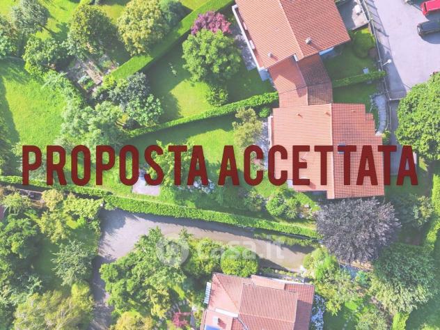 Villa in Vendita in Via Giovanni Pascoli a Casciago