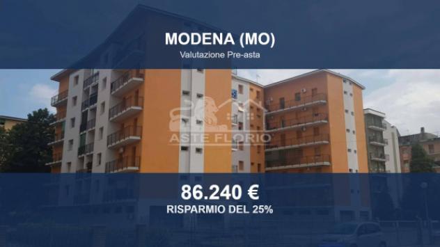 Immobile in asta di 103 m², box auto in vendita a Modena
