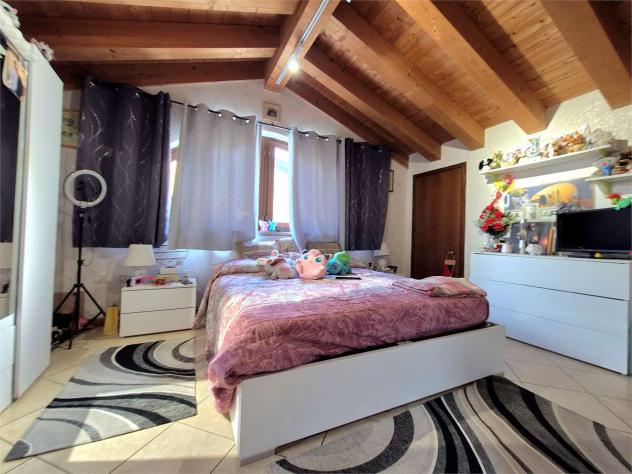V005483 - Recente appartamento su due livelli con terrazzo solarium e doppi garage - Foto 11