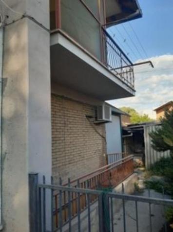 Immobile in asta di 270 m² con più di 5 locali e box auto in vendita a Terni - Foto 3