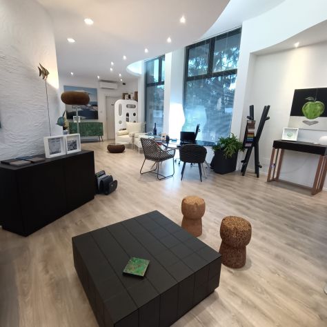 Corner permanente o Temporary Showroom.
