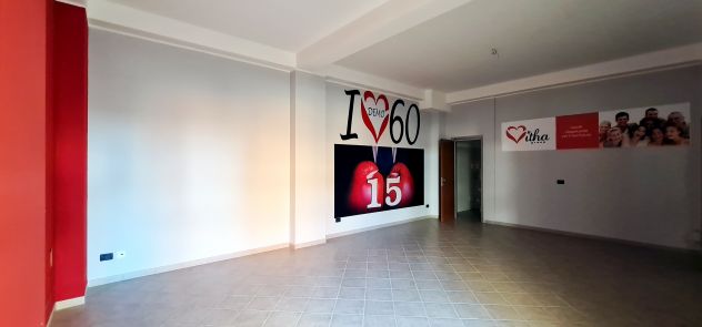 IMPORTANTE USO INVESTIMENTO, VENDESI LOCALE VIA G. BRUNO - VENOSA - Foto 2