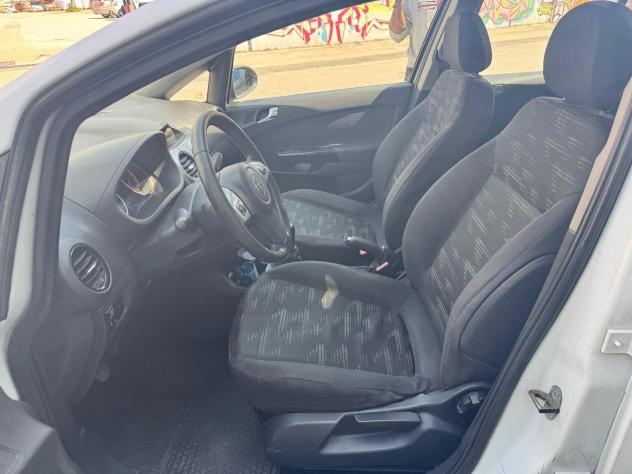 Opel Corsa 1.2 5 porte benzina/GPL - Foto 6
