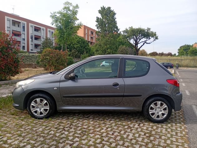 Peugeot 206 Plus 1.1 benzina, versione 3 porte (Urban/One Line), anno 2010 - Foto 10