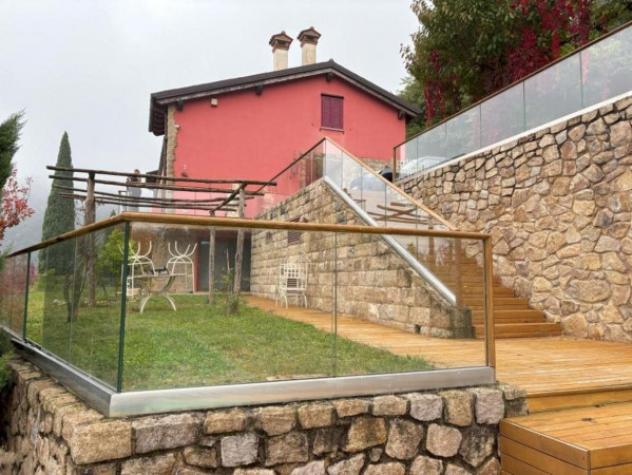Immobile in asta di 429 m², box auto in vendita a Teolo