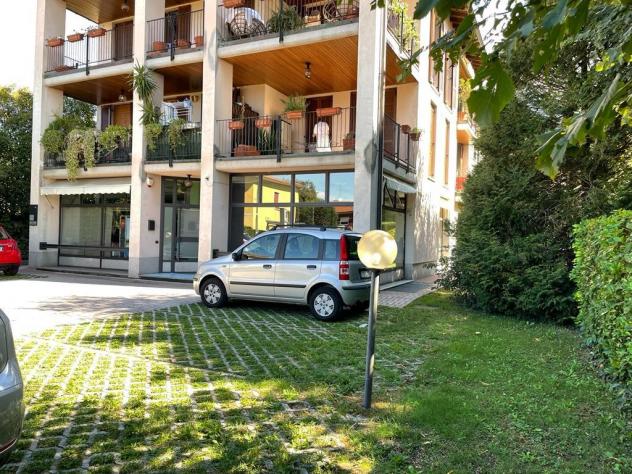 negozio con vetrina, posteggio riservato - magazzino - Foto 2