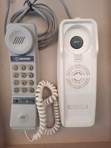 Due telefoni