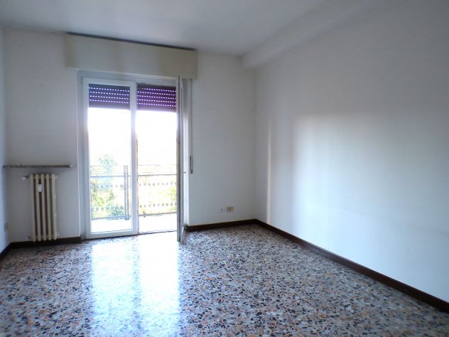 Travedona Monate - trilocale con cantina e box - Foto 4