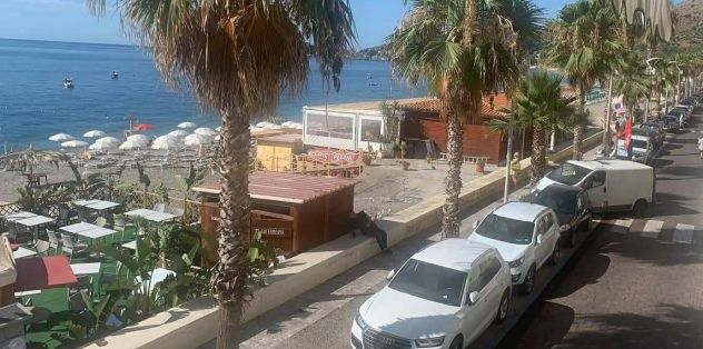 Fronte mare Letojanni centro storico 2-4 posti letto