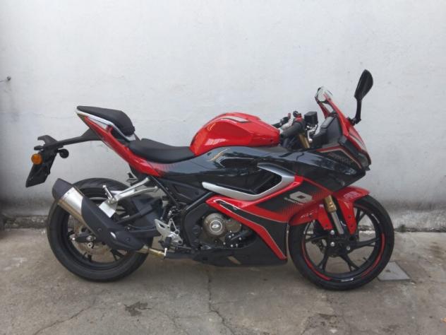 QJ Motor SRK 125R - Foto 2