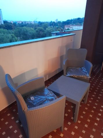 stanza arredata in affitto con terrazzino ad uso esclusivo - Foto 5