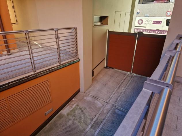 BILOCALE ARREDATO CON POSTO AUTO A LECCO Centro - Foto 5