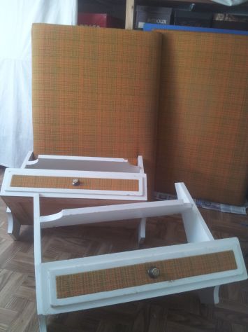 2 COMODINI CON ABBINATE TESTATE DEL LETTO