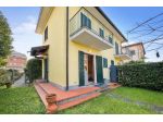 Villetta a schiera in vendita a Marina di Massa - Massa 90 mq  Rif: 1231840