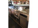 Banco bar con frigo e vetrine bar con pedane