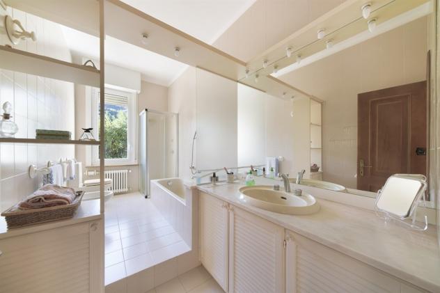 Villa indipendente di prestigio con vista mare, grande parco privato e ampia autorimessa - Foto 18