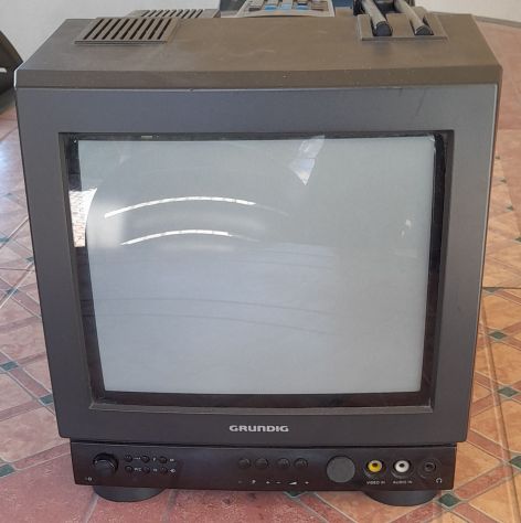 TV GRUNDIG P25-449-12