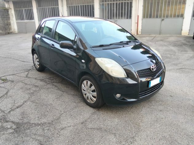 toyota yaris 1.0 automatica - Foto 4