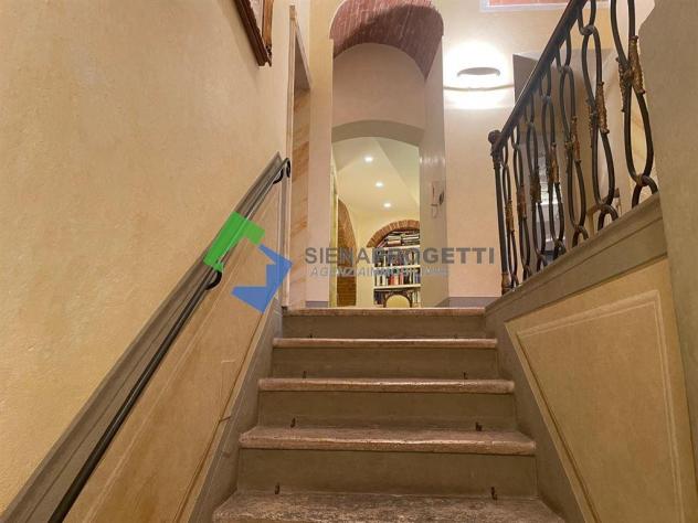 Prestigioso appartamento finemente ristrutturato nel Centro storico di Siena. - Foto 6