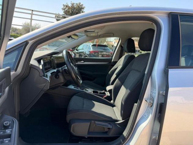 VOLKSWAGEN Golf 1.0 eTSI EVO DSG Life OK NEOPATENTATI rif. 23989968 - Foto 4
