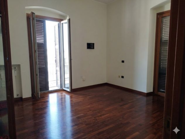 Appartamento 123 mq Ristrutturato con Parquet e Ascensore – Via Principe Amedeo - Foto 3