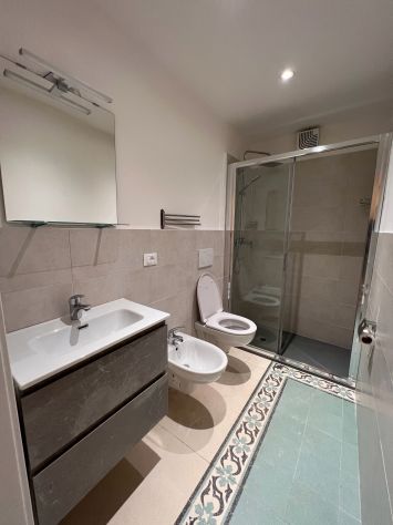 Matrimoniale ad uso singola con bagno in camera - Foto 8