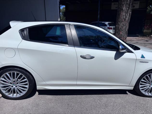 Alfa Romeo Giulietta 1750 TBi Quadrifoglio Verde - Foto 4