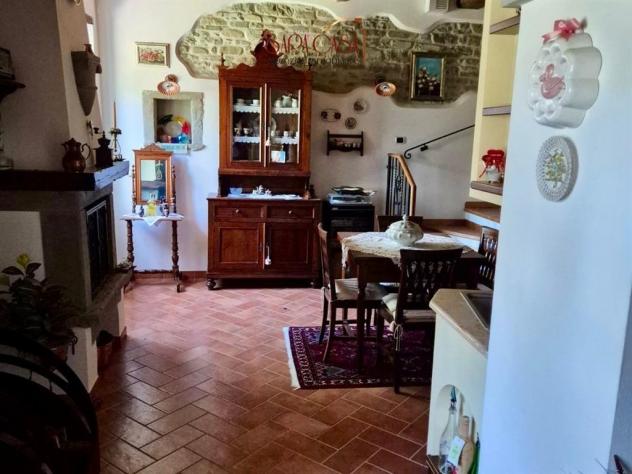 APPARTAMENTO CON DUE CAMERE DA LETTO IMMERSO NEL VERDE - Foto 5