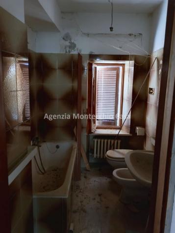 Su bifamiliare porzione di casa da ristrutturare - Foto 7