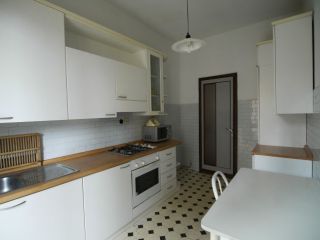 Affitto 3 camere Matrimoniali uso singola in via L. A. Vincenzi a Modena