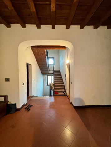 Loghino ristrutturato con ampi spazi e dependance - Foto 7