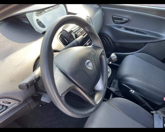 Lancia Ypsilon 0.9 TwinAir 85 CV 5 porte Metano Ecochic Silver - Foto 8