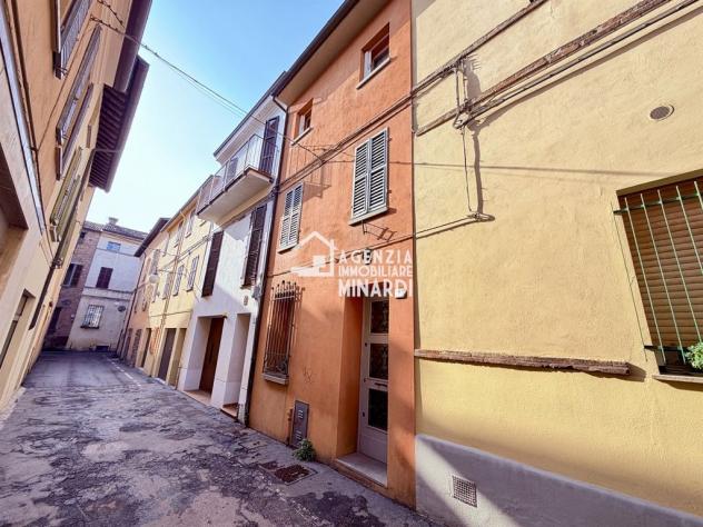 FAENZA CENTRO STORICO – TERRA-CIELO INDIPENDENTE RISTRUTTURATO CON SAUNA PRIVATA E FINITURE DI PREGIO - Foto 2