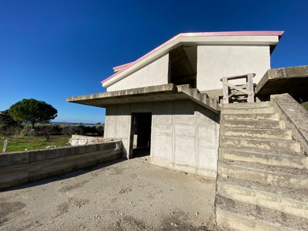 VILLA PANORAMICA ALLO STATO GREZZO CON TERRENO DI 3.800 MQ CIRCA - -RIF. V2508 - Foto 2