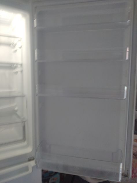 Vendo frigorifero marca Indesit in buone condizioni - Foto 4