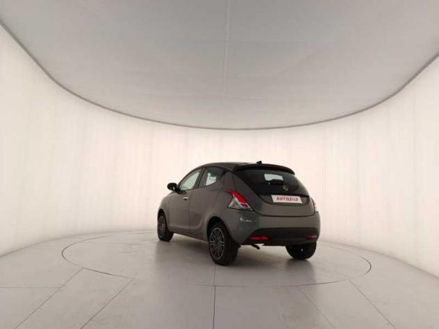 Lancia Ypsilon My24 1.0 Firefly 70 CvStart&Stop Hybrid Oro - Foto 4