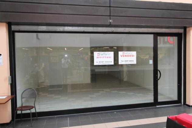Negozio in vendita a Pontedera 64 mq  Rif: 1290867