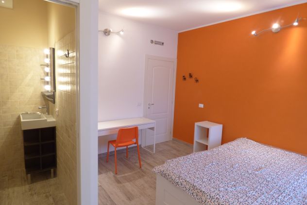 Stanza singola con bagno privato - Fermata METRO BLU M4 a 200mt. - Foto 2